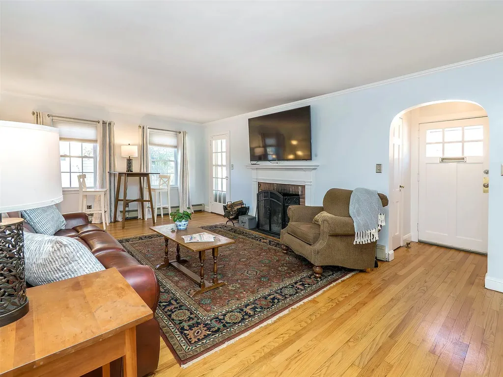 72 Dosoris Way Glen Cove NY 11542