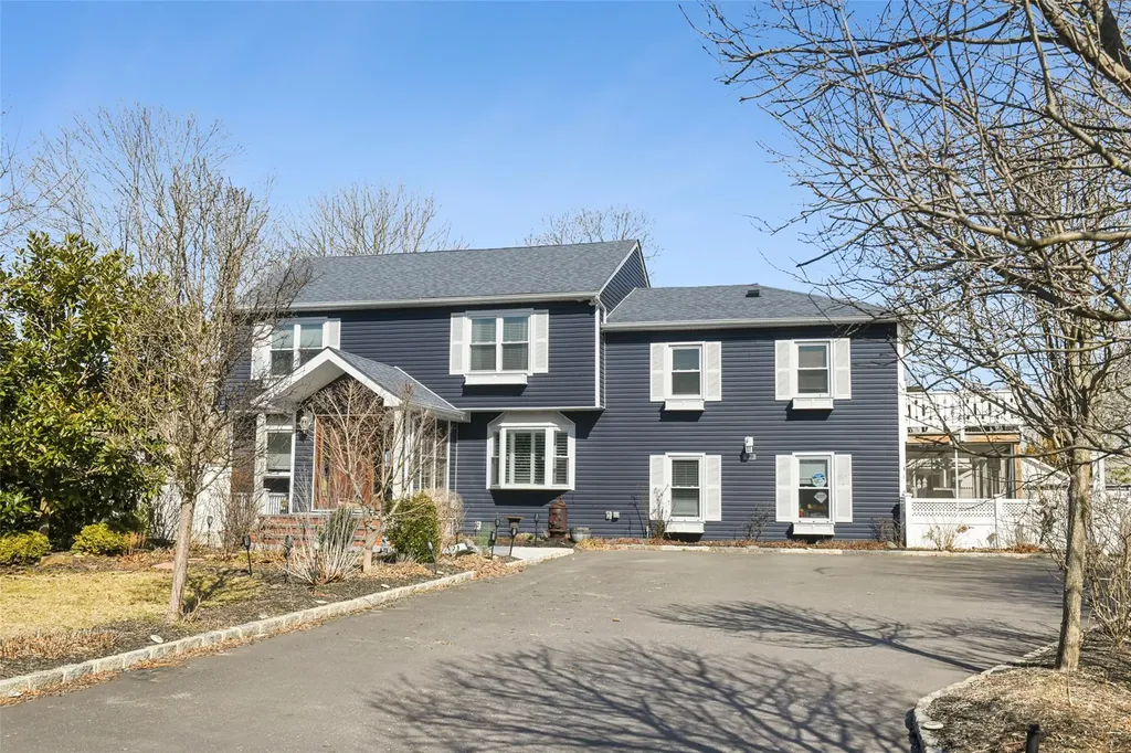 49 Robert Street Patchogue NY 11772
