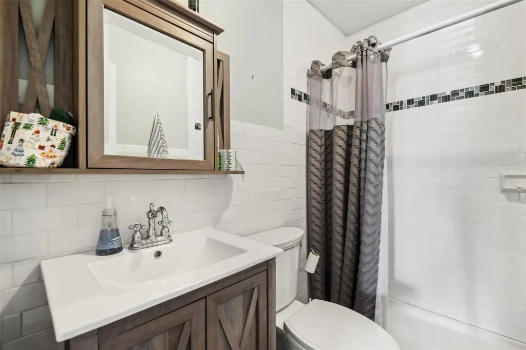 49 Robert Street Patchogue NY 11772
