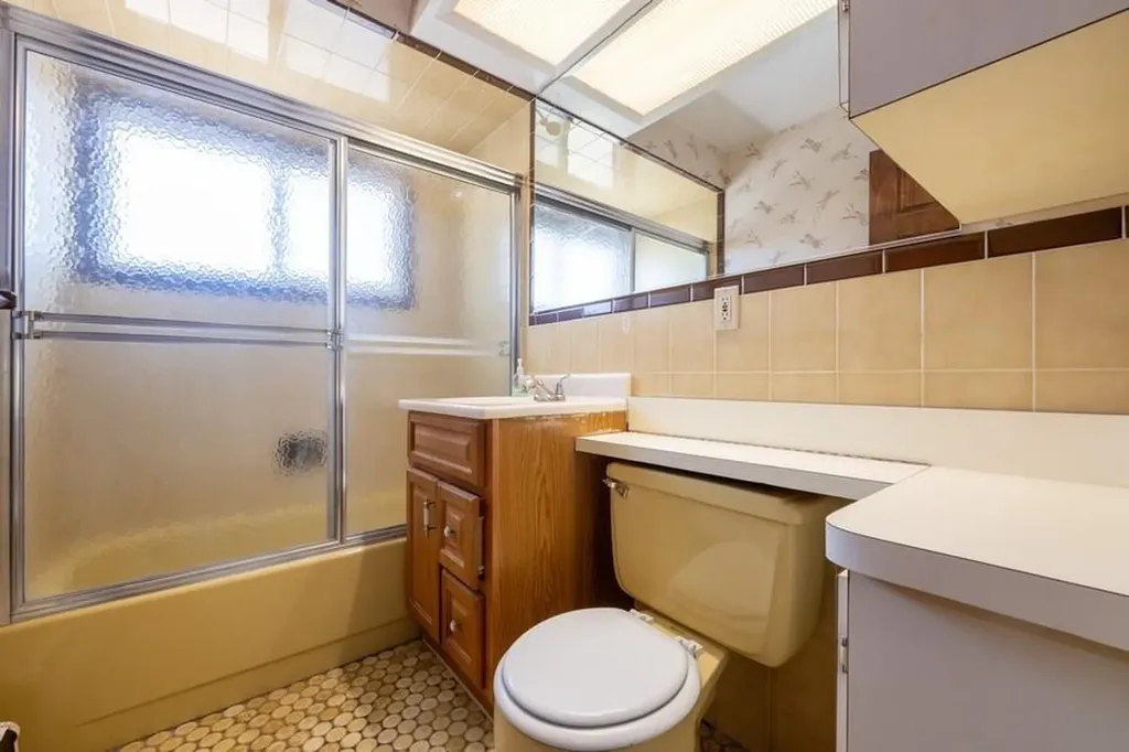 42 Martin Lane Westbury NY 11590