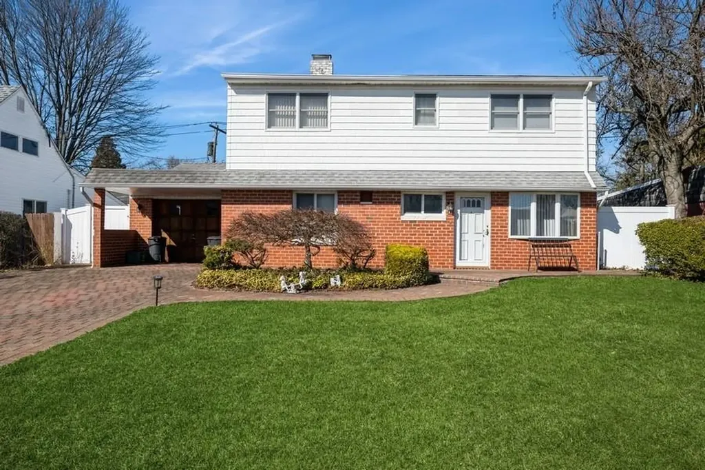 42 Martin Lane Westbury NY 11590