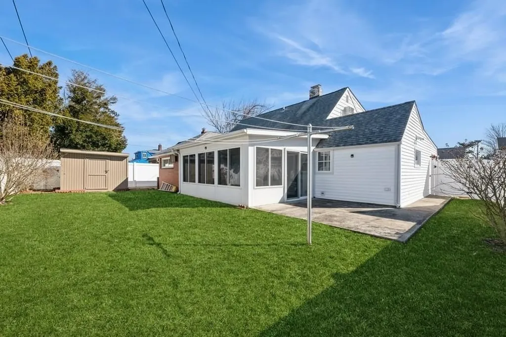 42 Martin Lane Westbury NY 11590