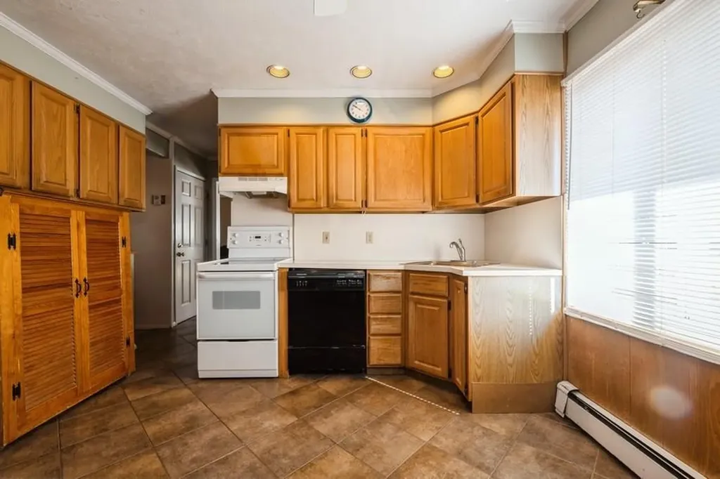 42 Martin Lane Westbury NY 11590