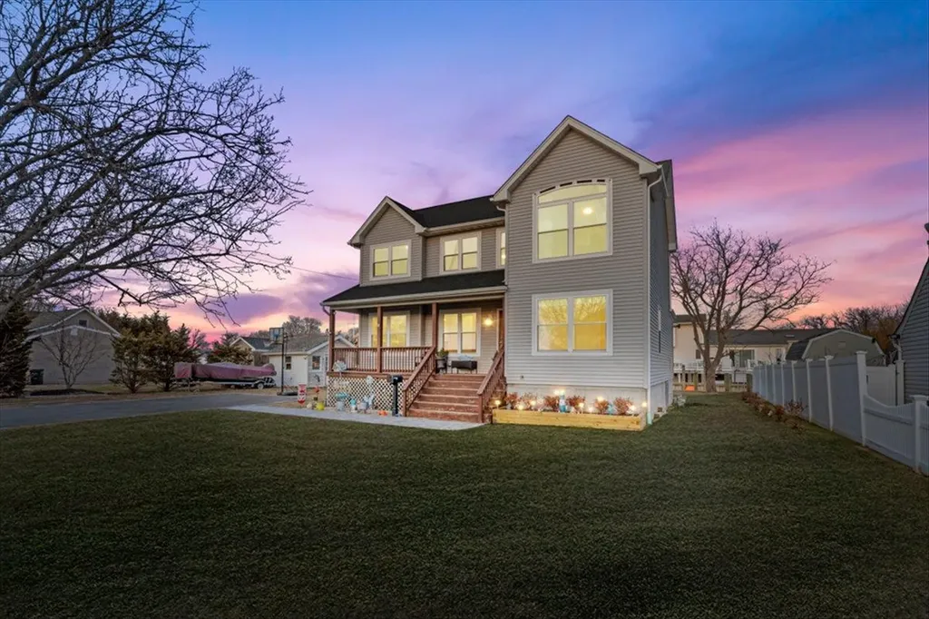 811 W Bay Drive West Islip NY 11795