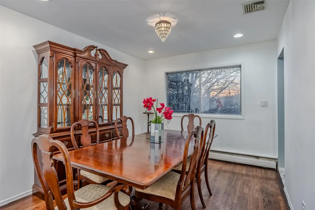 1425 Cecily Drive Merrick NY 11566