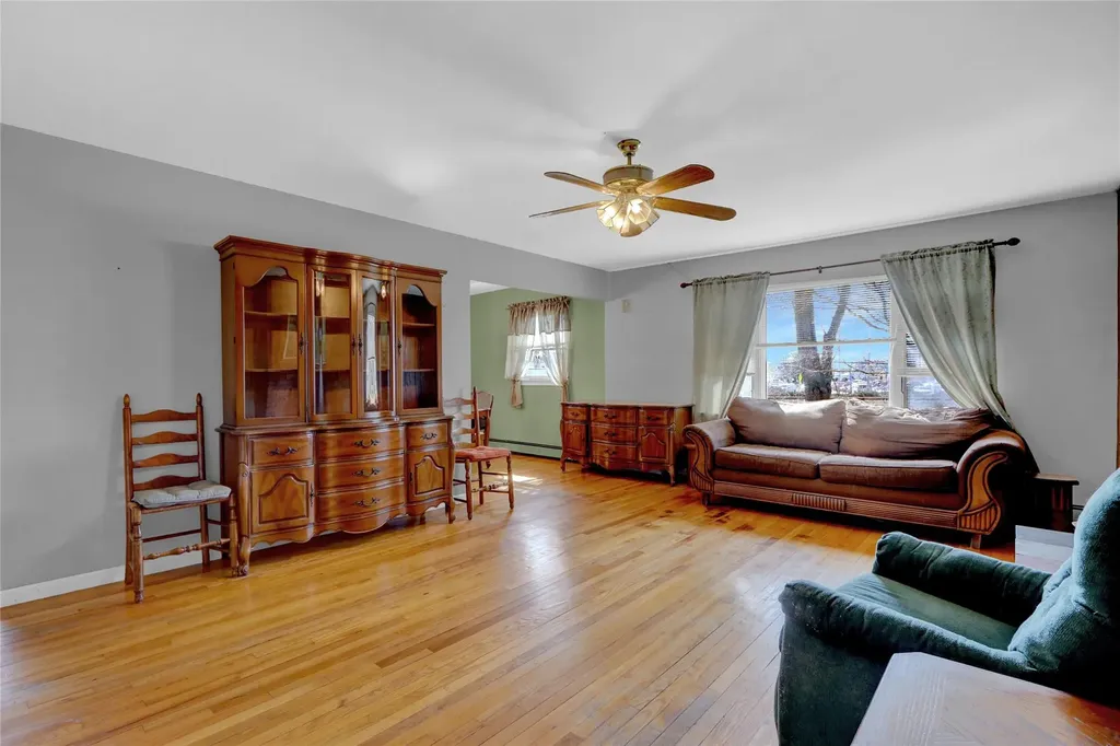 2049 Orinoco Drive West Islip NY 11795