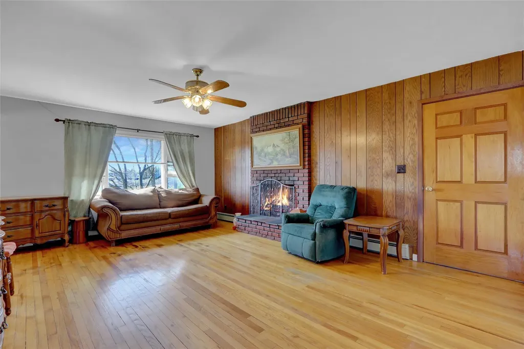 2049 Orinoco Drive West Islip NY 11795