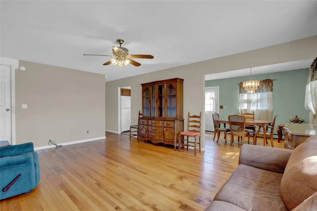 2049 Orinoco Drive West Islip NY 11795