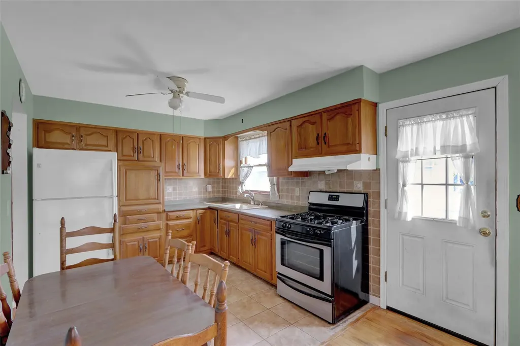 2049 Orinoco Drive West Islip NY 11795