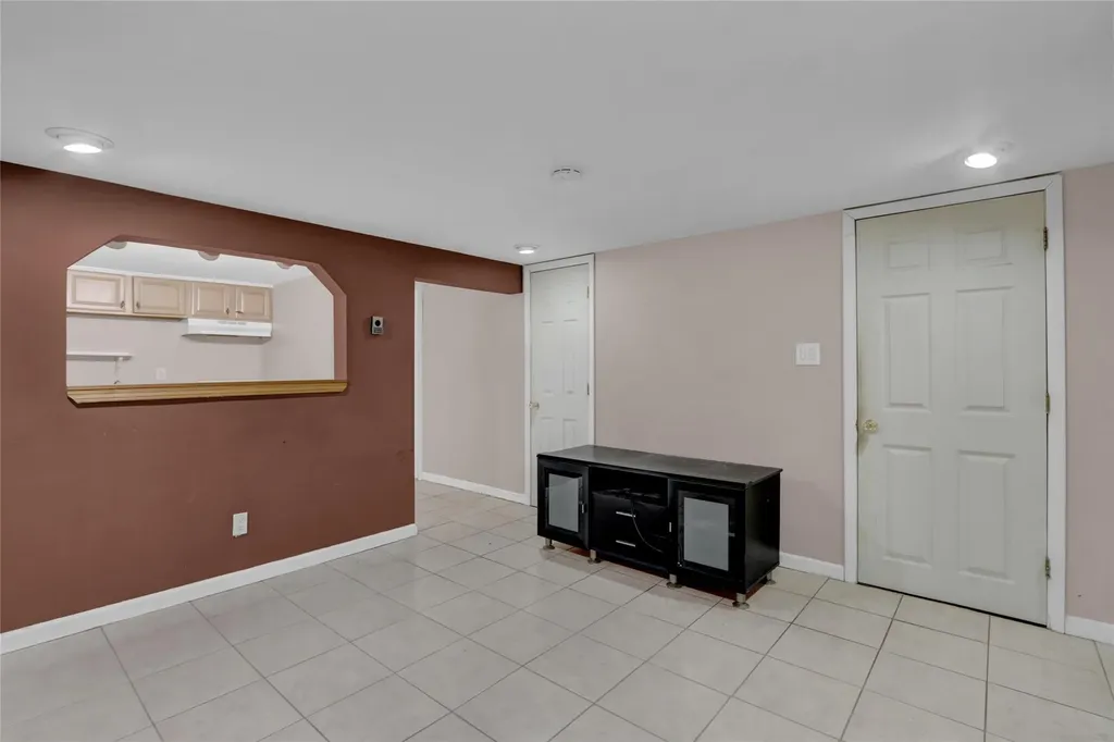 2049 Orinoco Drive West Islip NY 11795