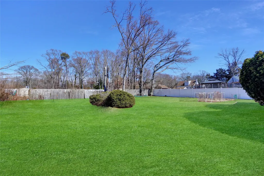2049 Orinoco Drive West Islip NY 11795