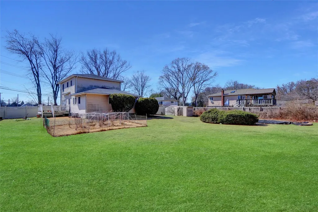 2049 Orinoco Drive West Islip NY 11795