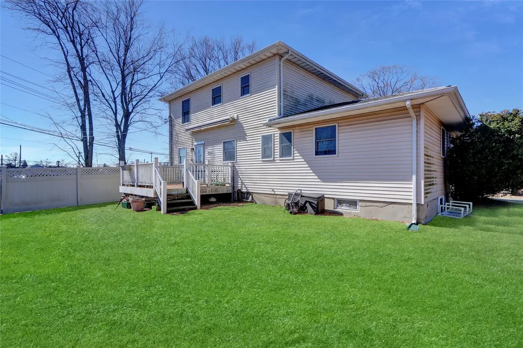 2049 Orinoco Drive West Islip NY 11795