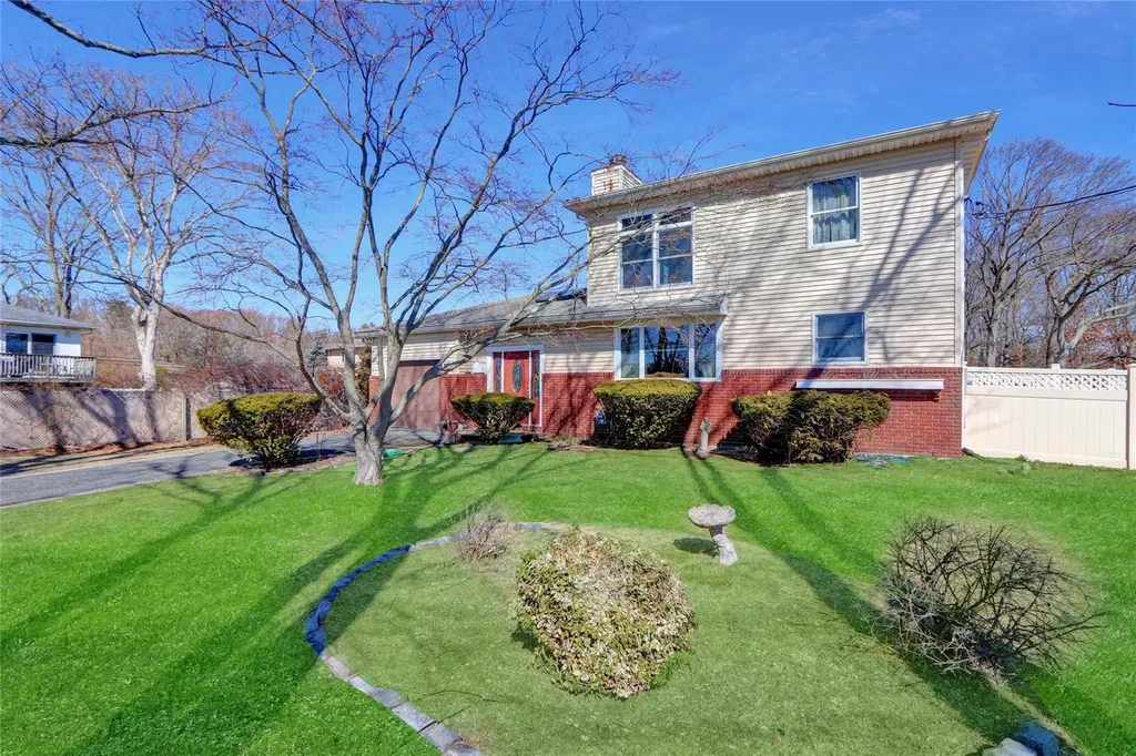 2049 Orinoco Drive West Islip NY 11795