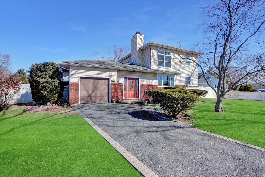 2049 Orinoco Drive West Islip NY 11795