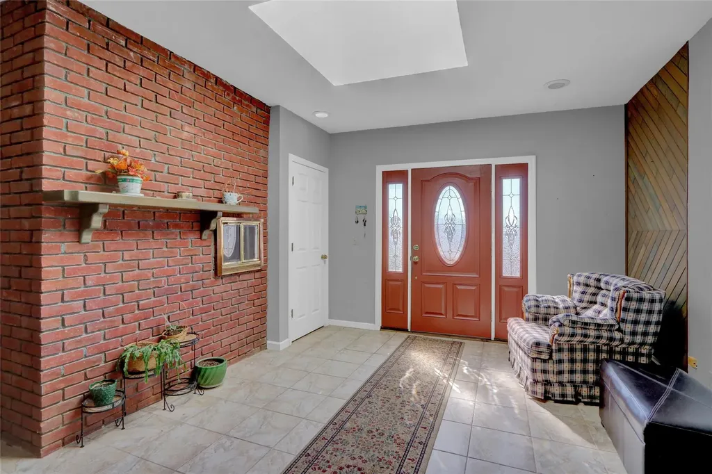 2049 Orinoco Drive West Islip NY 11795