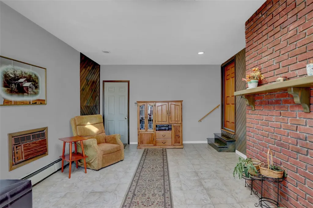 2049 Orinoco Drive West Islip NY 11795