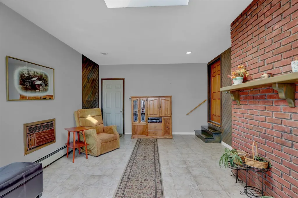 2049 Orinoco Drive West Islip NY 11795