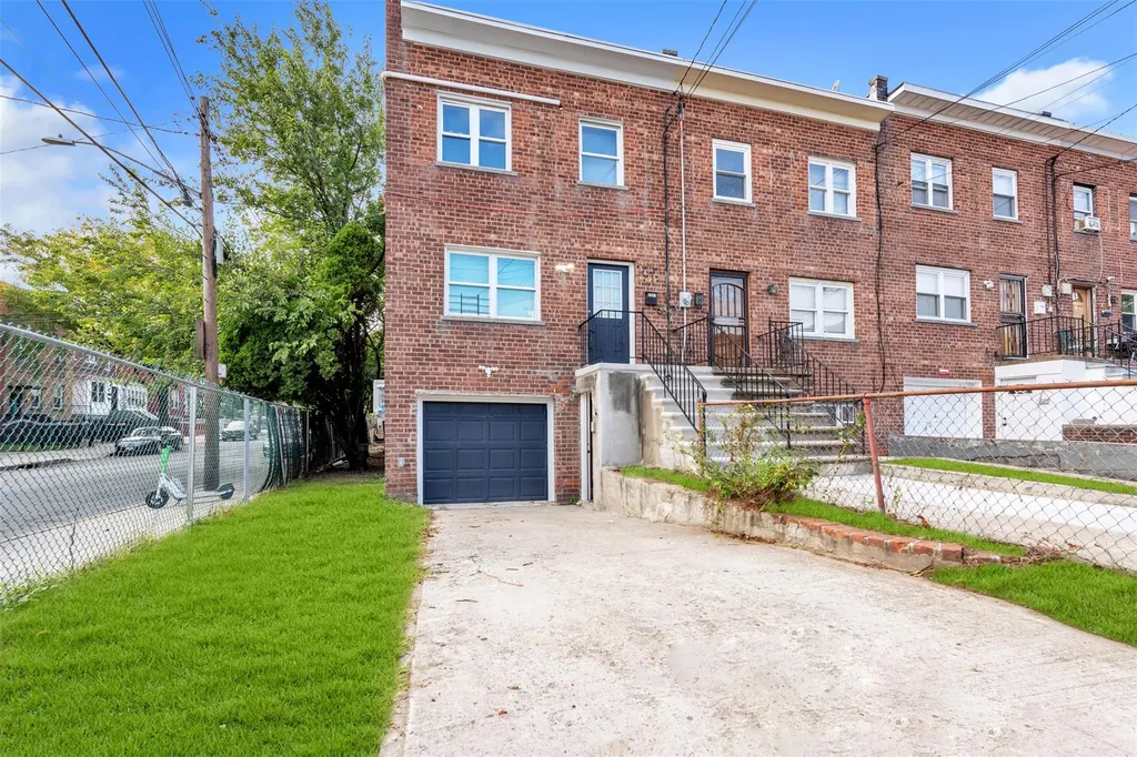 3801 Paulding Avenue Bronx NY 10469