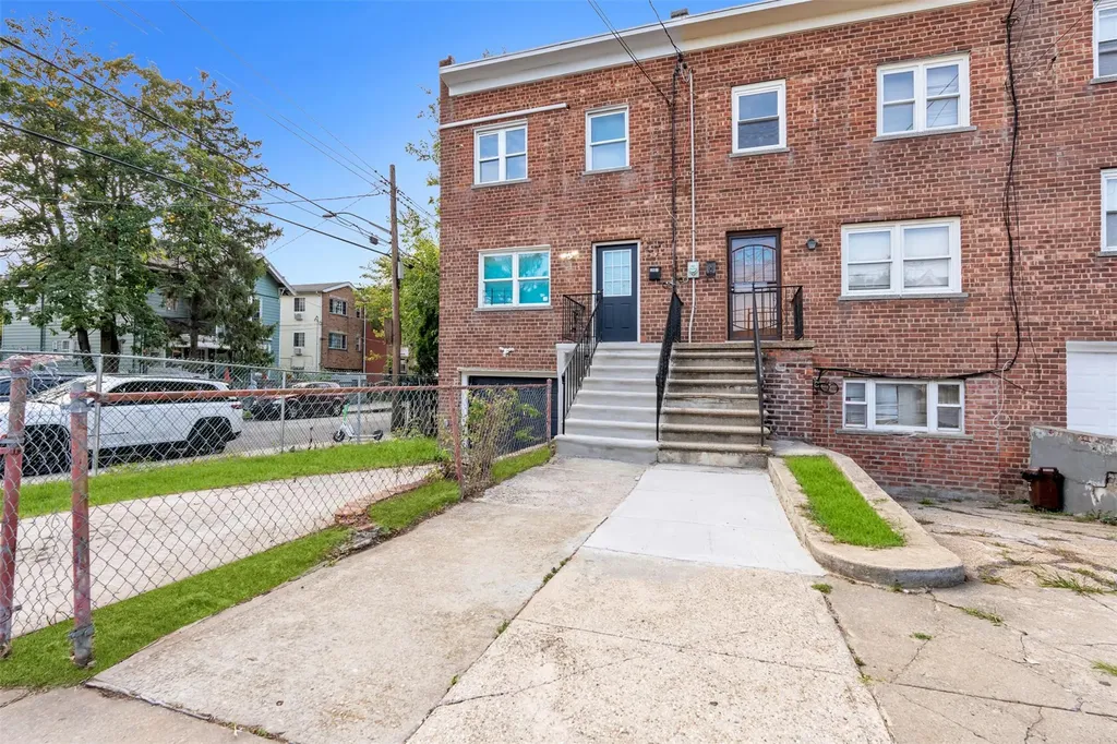 3801 Paulding Avenue Bronx NY 10469