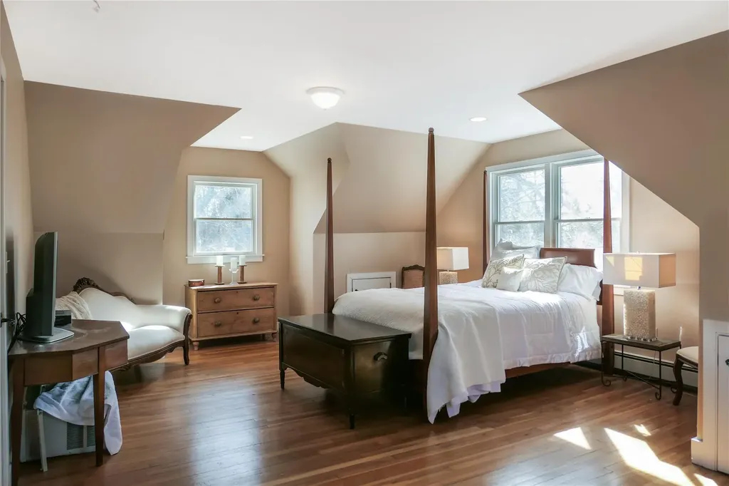 158 Donegan Avenue East Patchogue NY 11772