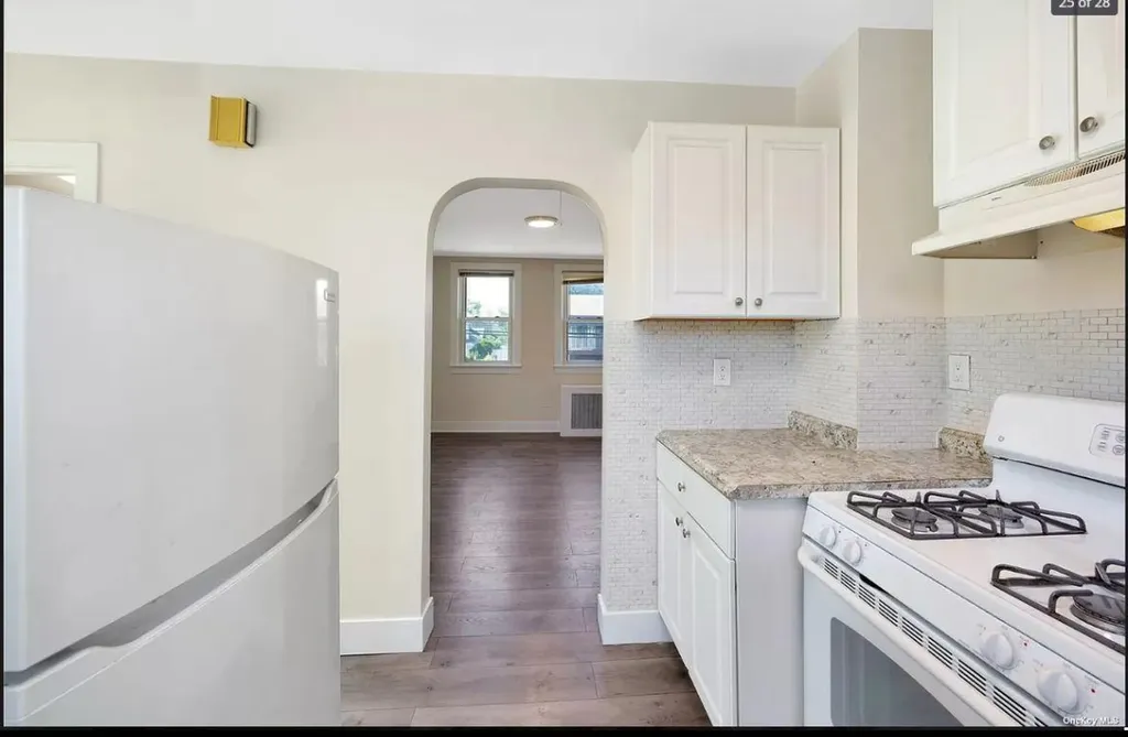 1008 5th Avenue New Hyde Park NY 11040