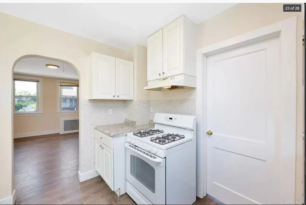 1008 5th Avenue New Hyde Park NY 11040