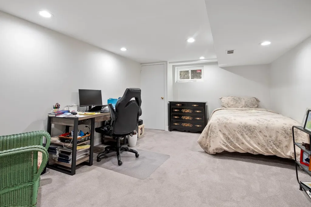9 Robin Lane Plainview NY 11803