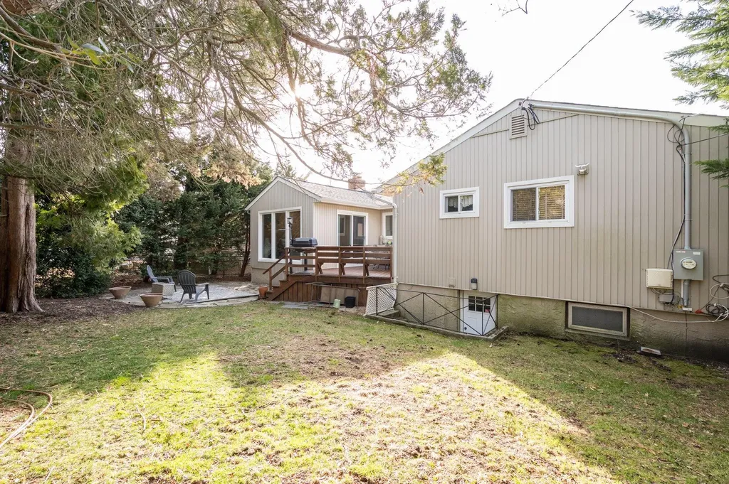 9 Robin Lane Plainview NY 11803