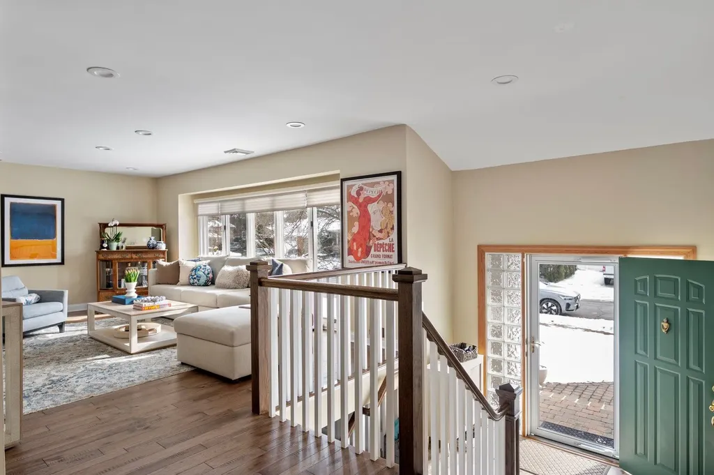 9 Robin Lane Plainview NY 11803