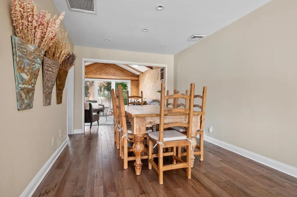 9 Robin Lane Plainview NY 11803