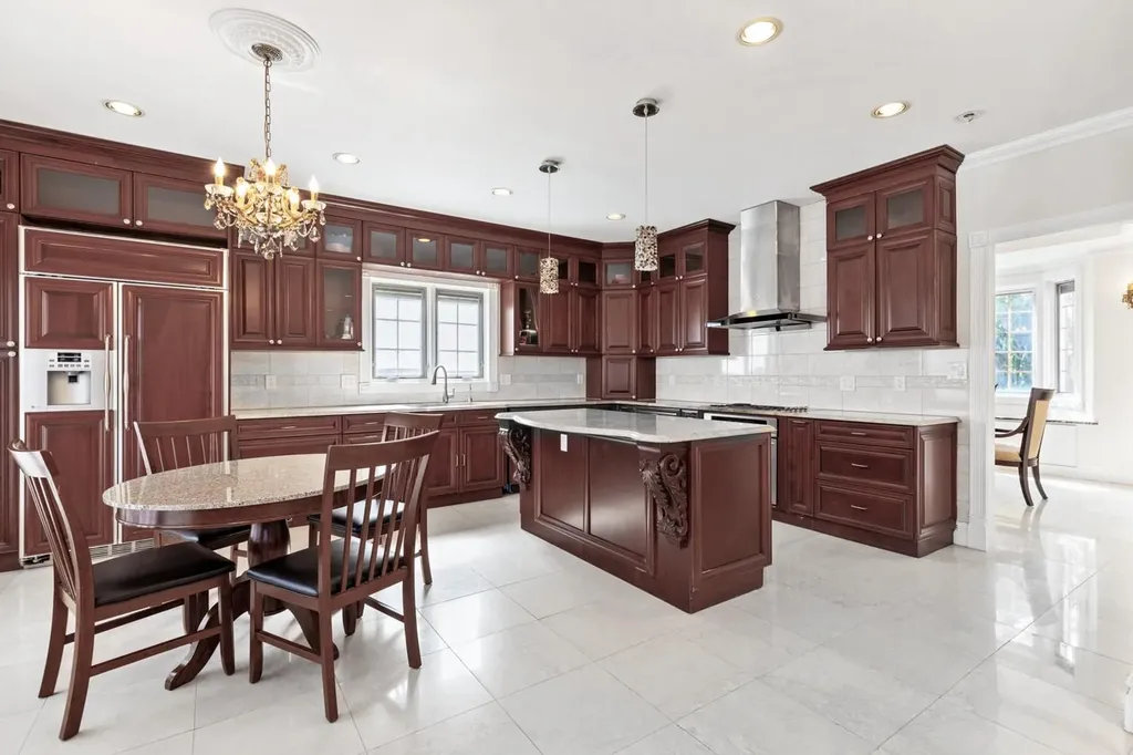 45 Nassau Road Great Neck NY 11021