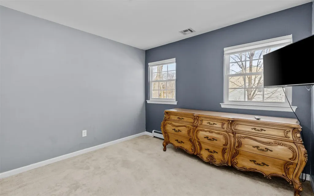 5 Sorowoc Lane Bay Shore NY 11706