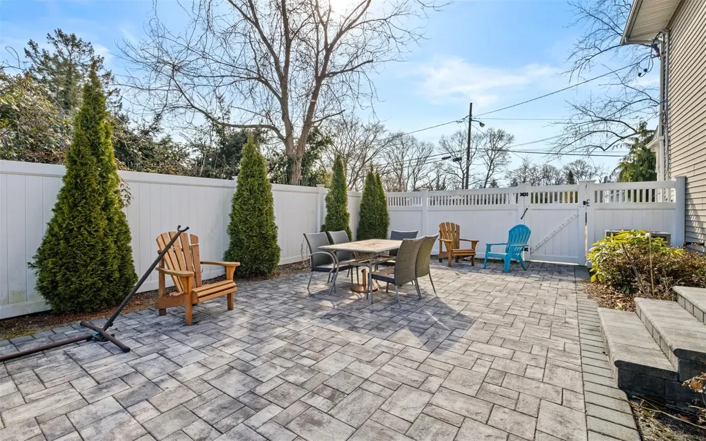 5 Sorowoc Lane Bay Shore NY 11706