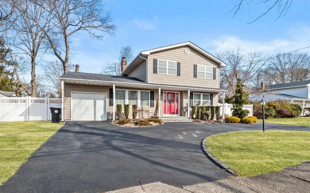 5 Sorowoc Lane Bay Shore NY 11706