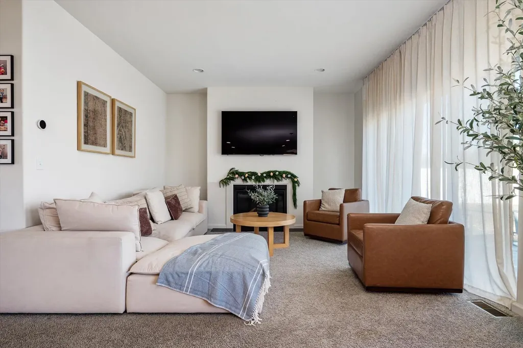 3 Pondview Circle Shirley NY 11967