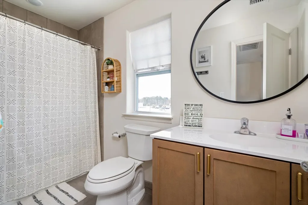 3 Pondview Circle Shirley NY 11967