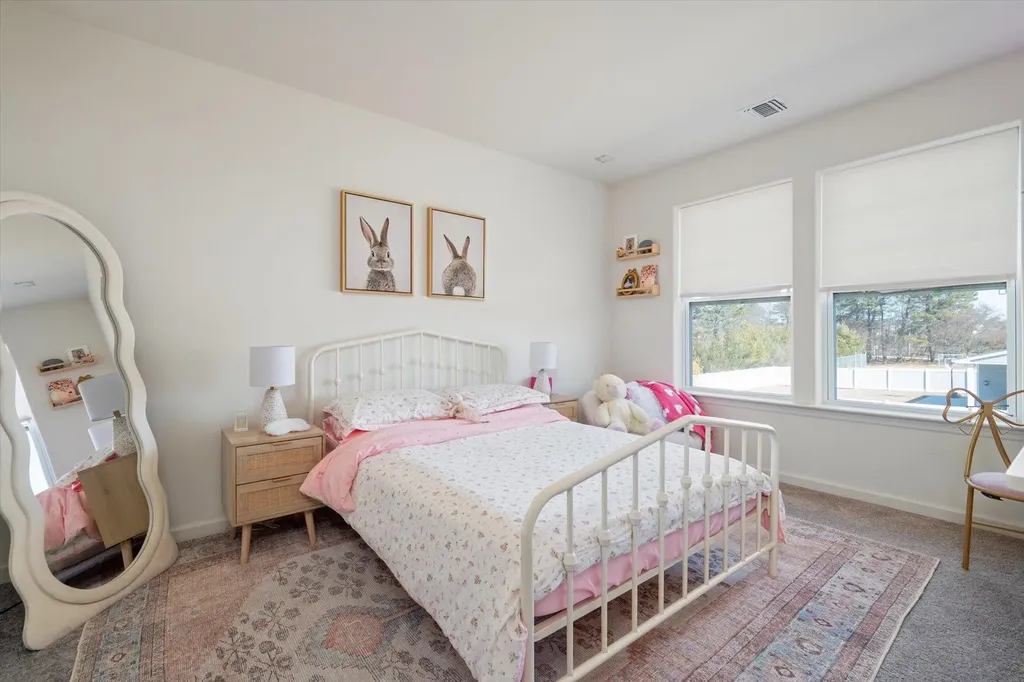 3 Pondview Circle Shirley NY 11967