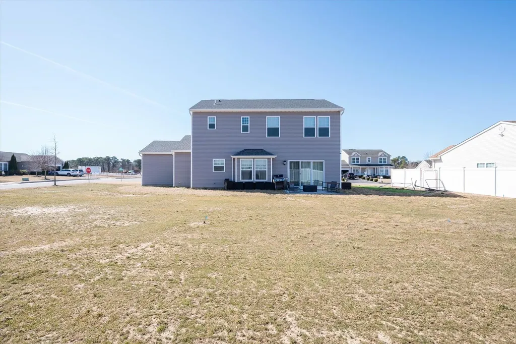 3 Pondview Circle Shirley NY 11967