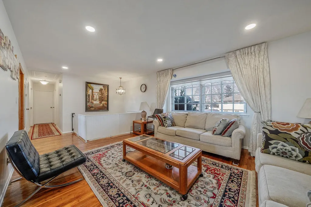 78 Crossway Drive Deer Park NY 11729