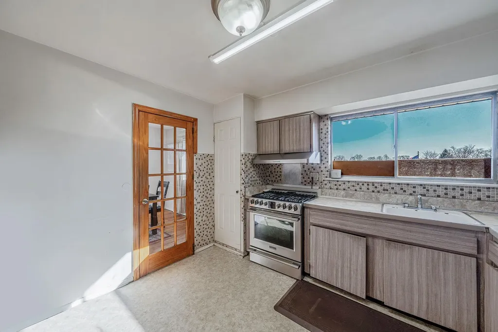 78 Crossway Drive Deer Park NY 11729