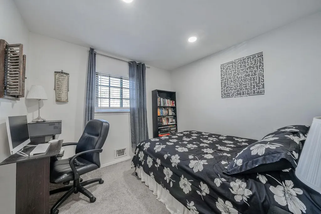 78 Crossway Drive Deer Park NY 11729