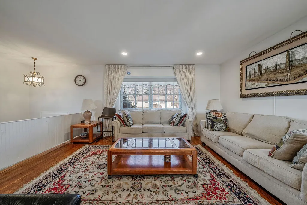 78 Crossway Drive Deer Park NY 11729