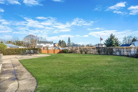 78 Crossway Drive Deer Park NY 11729