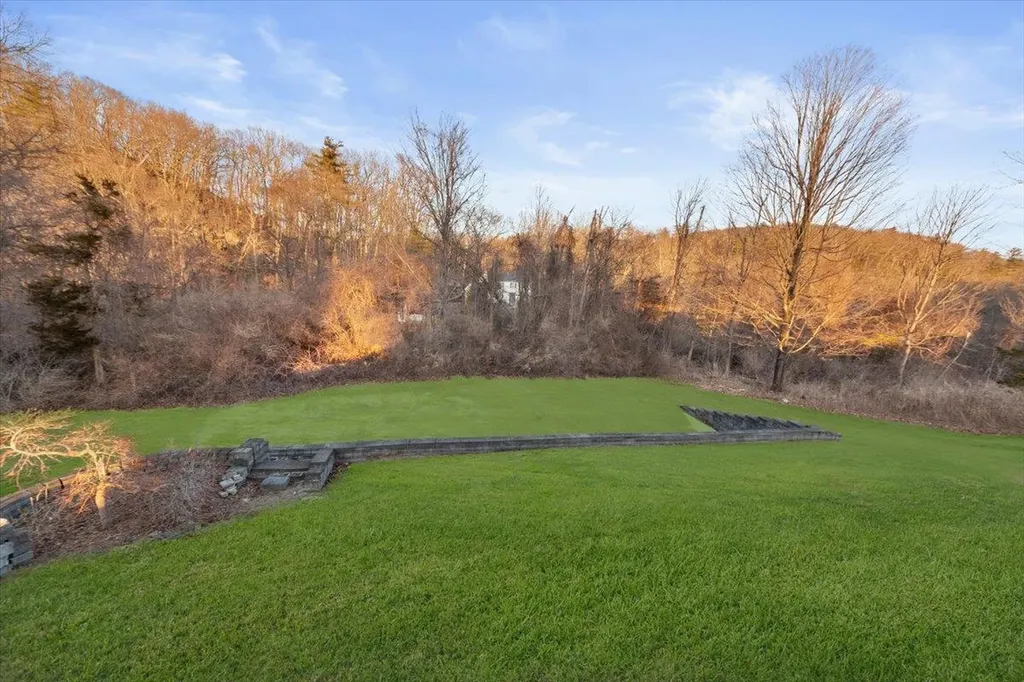16 Somerset Drive Patterson NY 12563