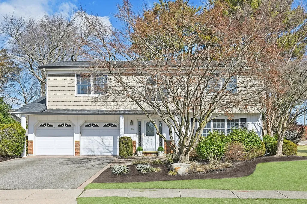 27 Griggs Drive Greenlawn NY 11740