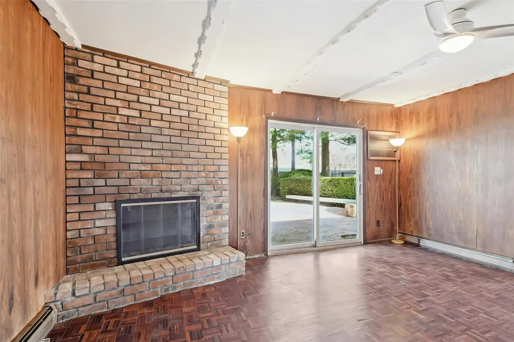 27 Griggs Drive Greenlawn NY 11740