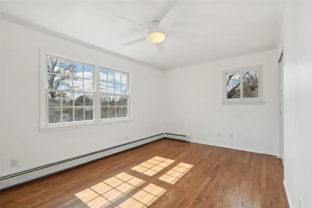 27 Griggs Drive Greenlawn NY 11740
