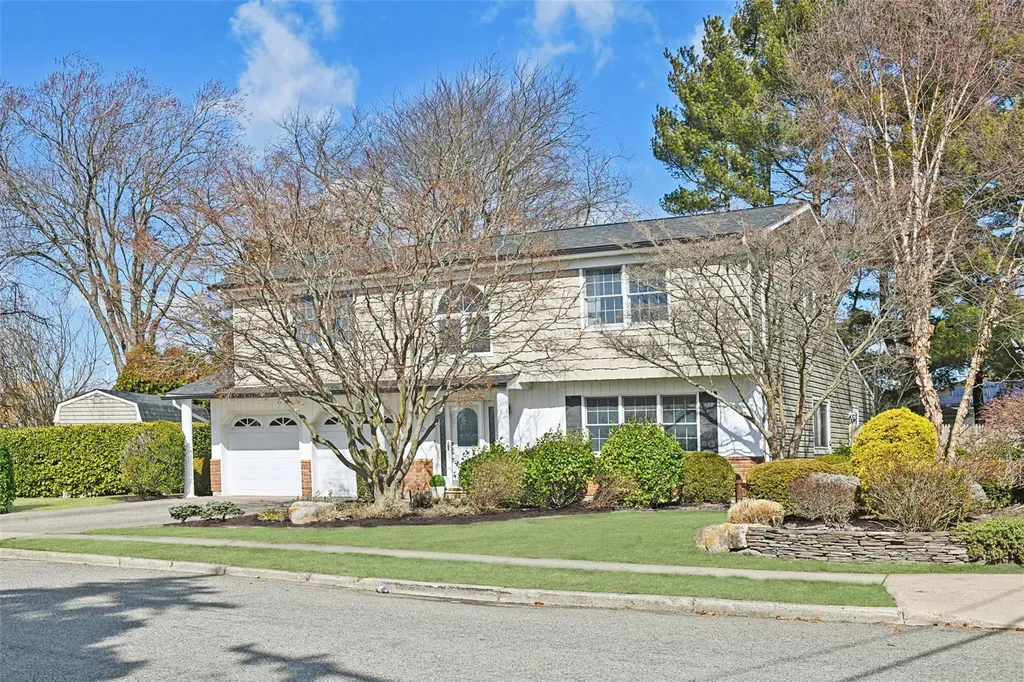 27 Griggs Drive Greenlawn NY 11740