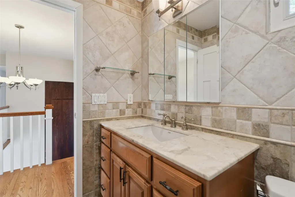 27 Griggs Drive Greenlawn NY 11740